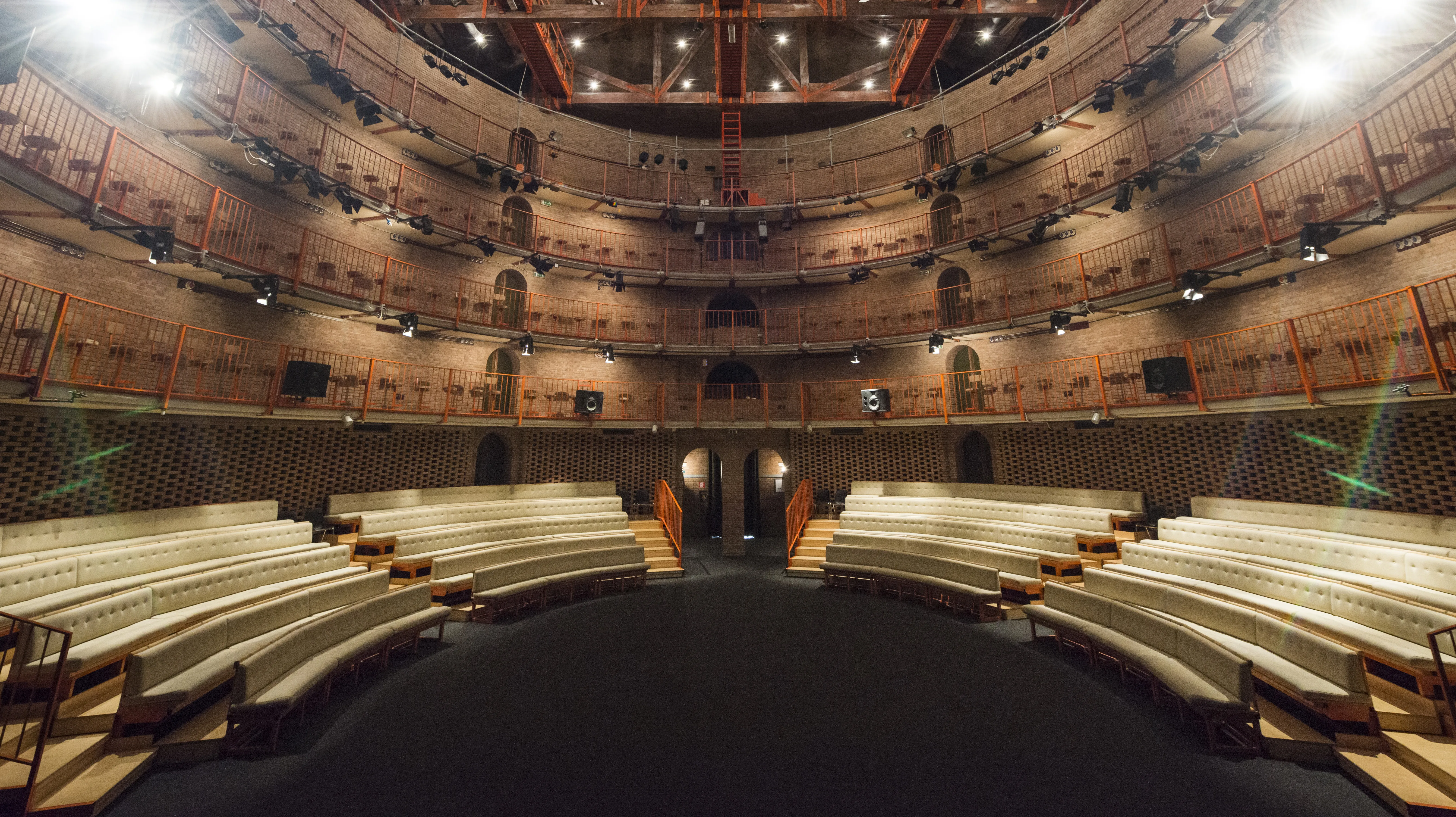 02 7470 PICCOLOTEATROSTUDIO Â©MasiarPasquali