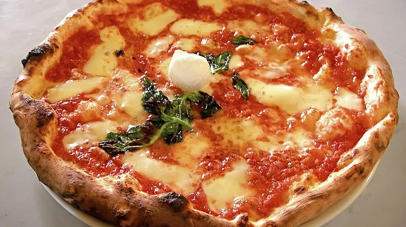 800px Eq_it Na_pizza Margherita_sep2005_sml