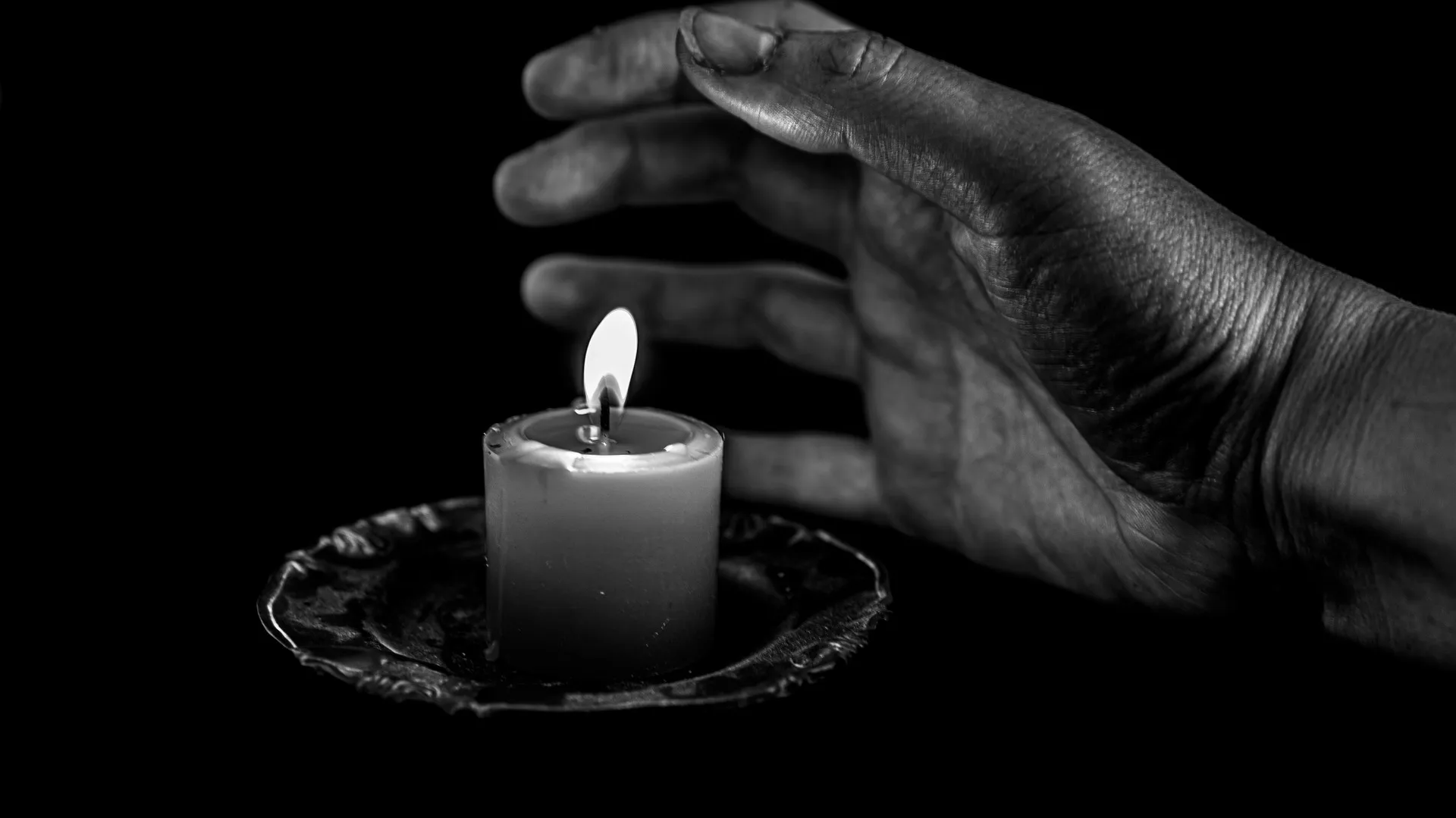 Hand 4564120_1920