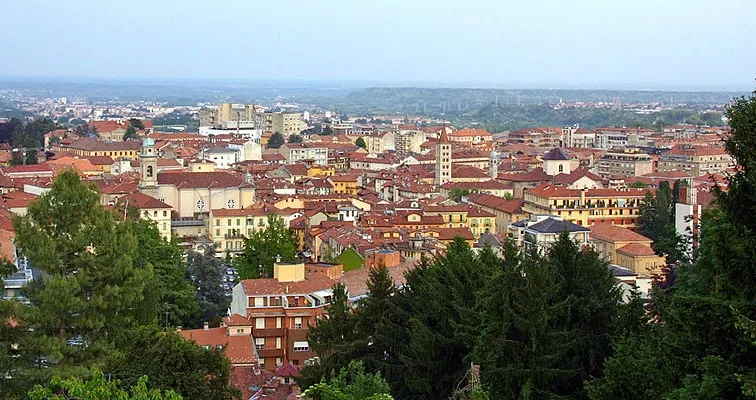 800px Biella_Piano_panorama