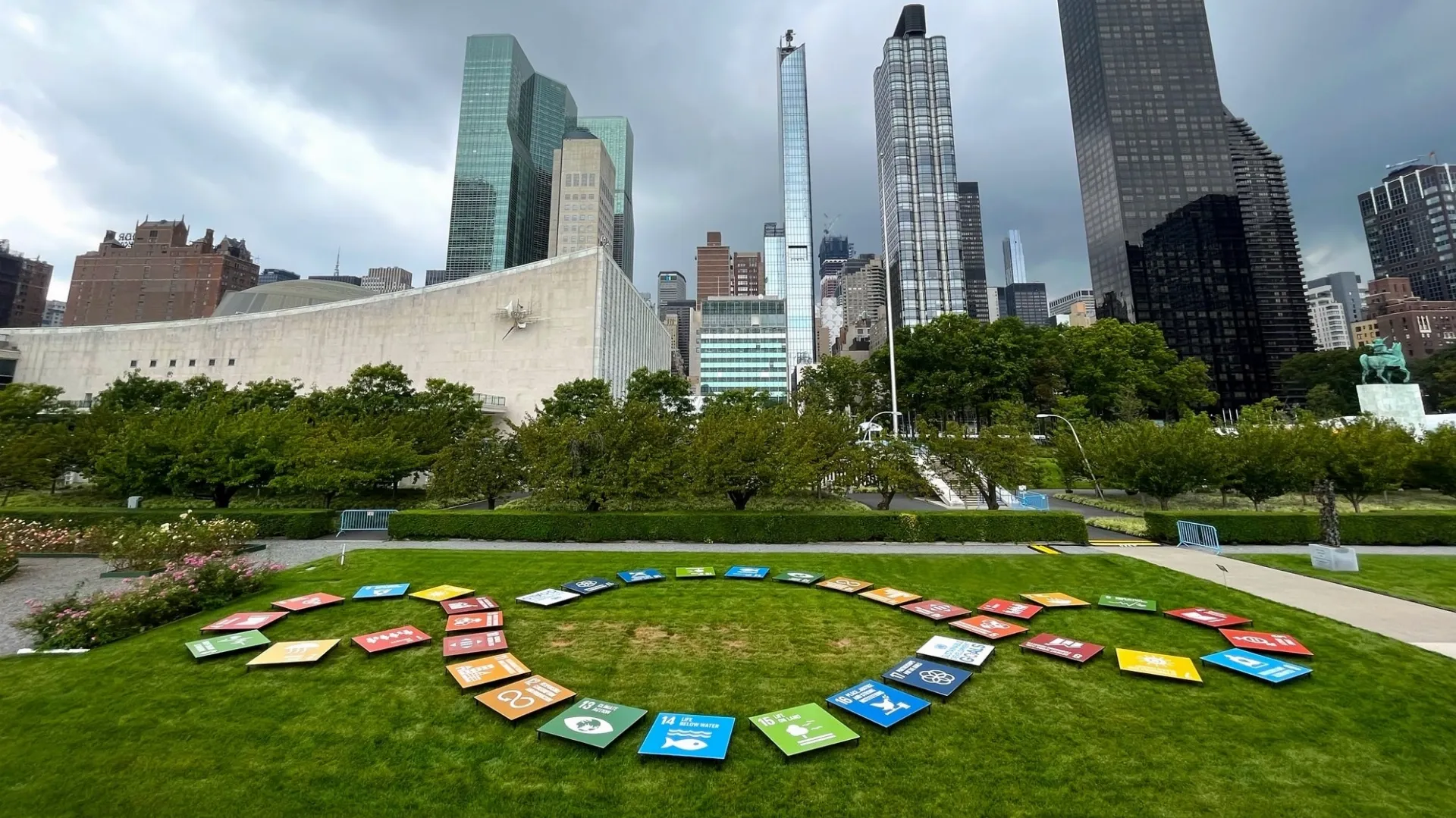 17SDG_ONU_TP_lato_courtesy Cittadellarte Fondazione Pistoletto Min 2