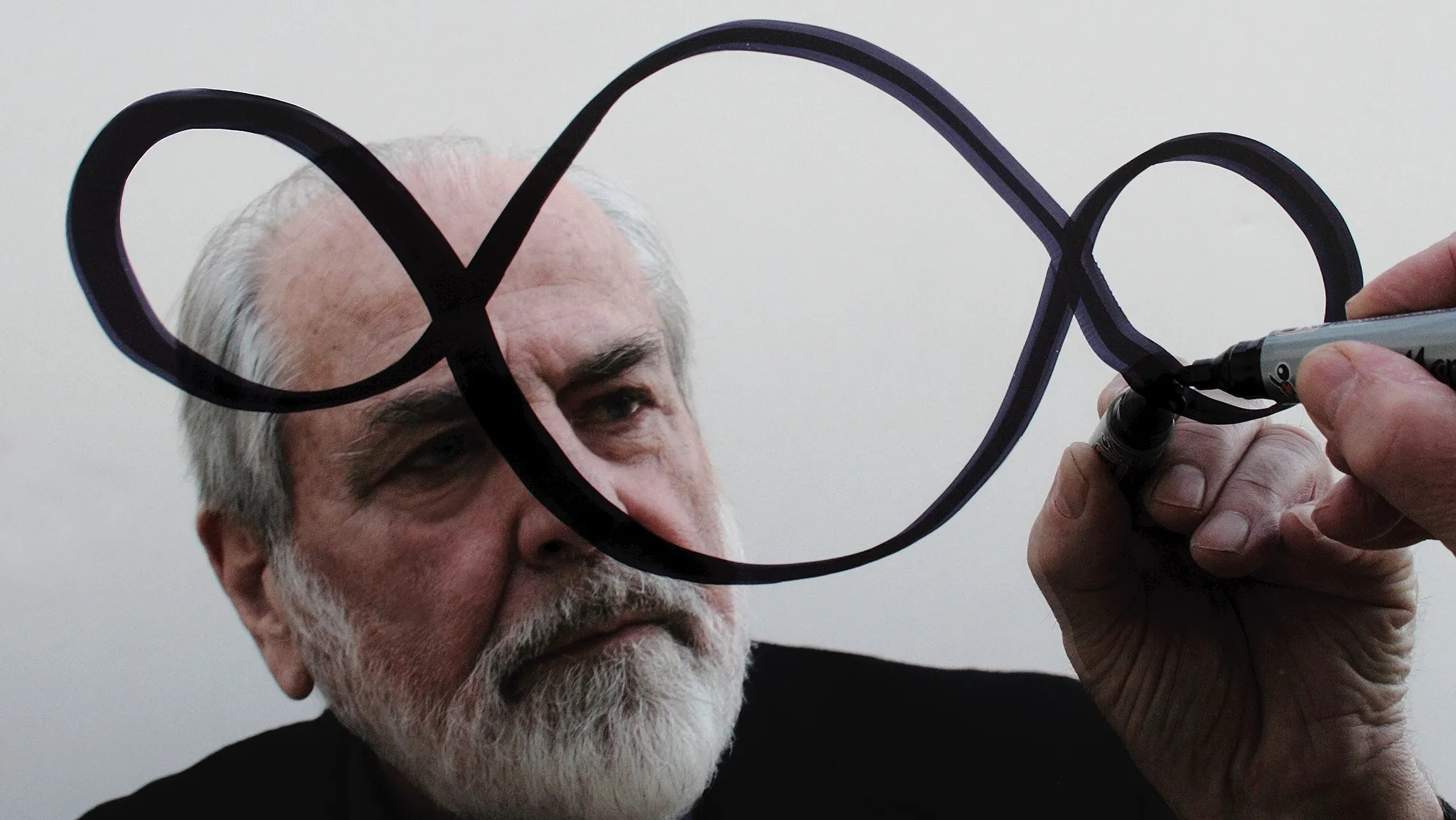 Michelangelo Pistoletto e il Terzo Paradiso foto Juan Esteban Sandoval